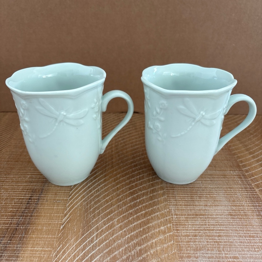 I. Godinger Co Set Of 2 Mint Green Firefly Scalloped Mugs